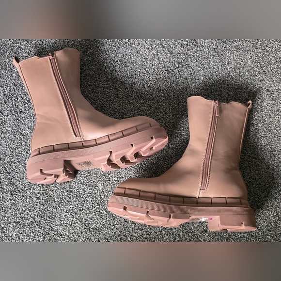 Forever 21 Unilady Boots Rubber Lug-Sole Chelsea Booties Tan Size 6.5 NWOB - Picture 6 of 9